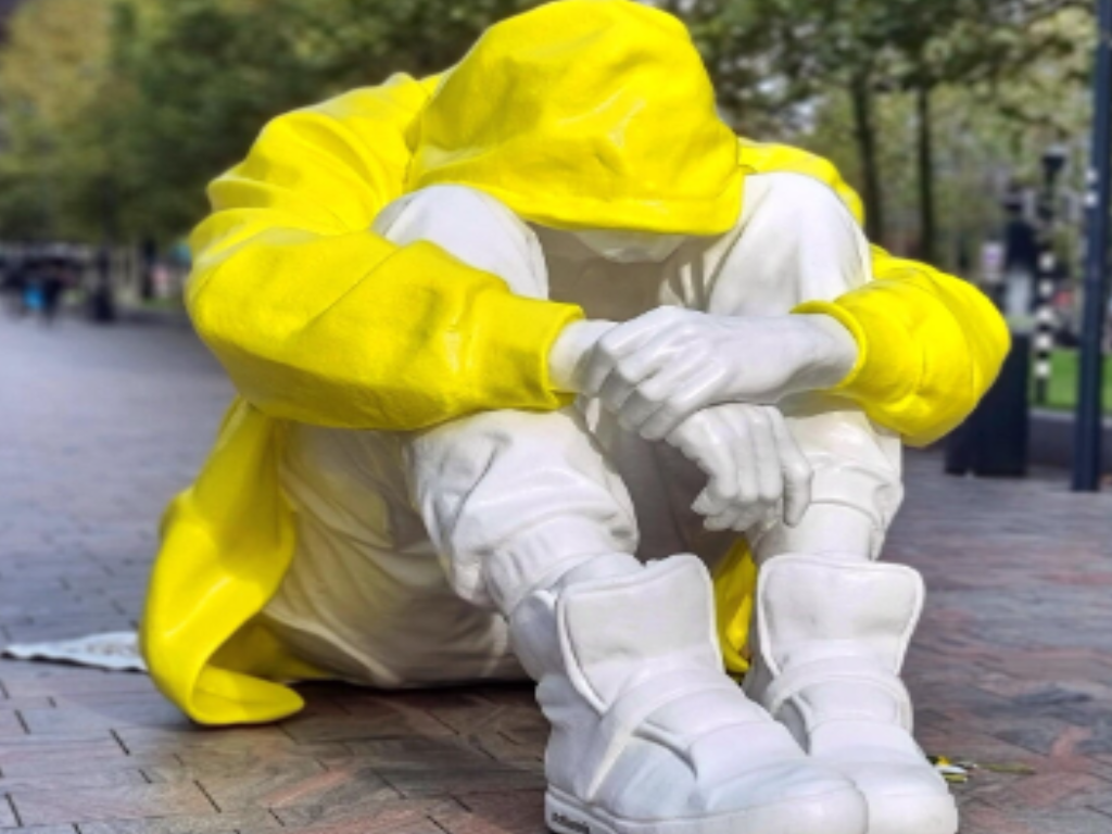 Standbeeld ‘De Stille Strijd’ komt naar Eemplein